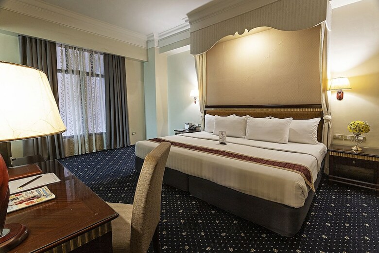 Sarrosa International Hotel And Residential Suites