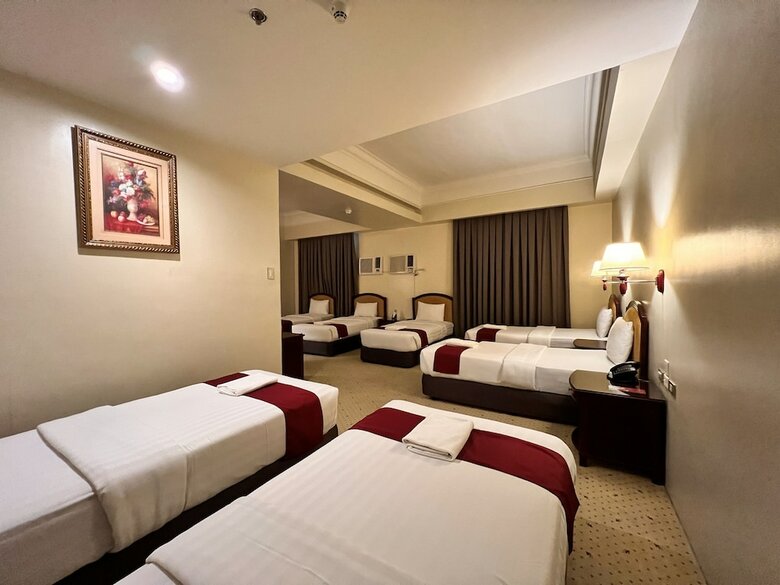Sarrosa International Hotel And Residential Suites