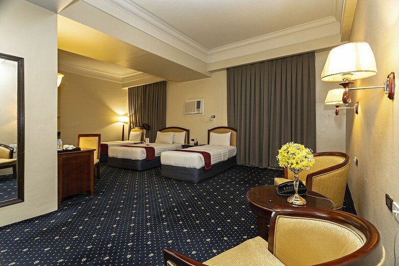 Sarrosa International Hotel And Residential Suites