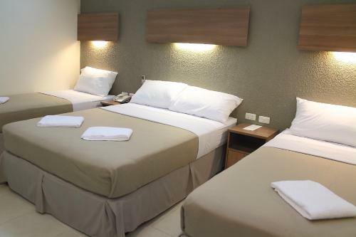 Hotel The Center Suites