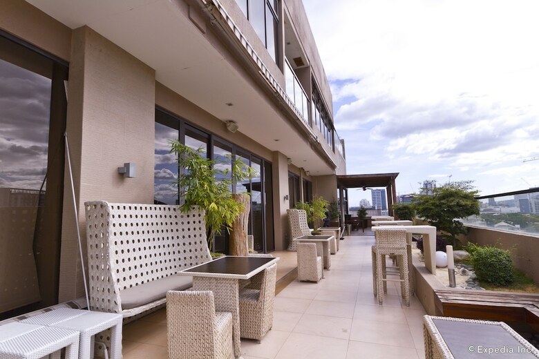 Castle Peak Hotel