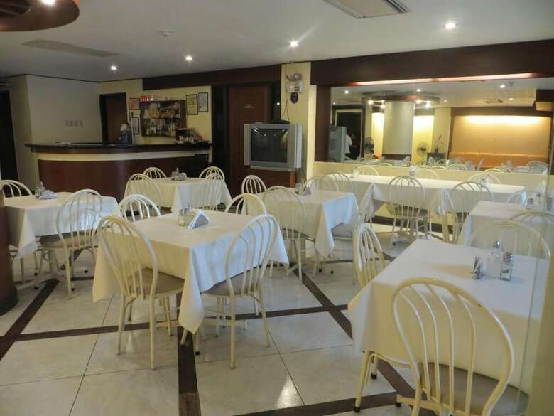 Hotel Paragon Suites