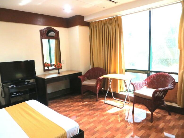 Hotel Paragon Suites