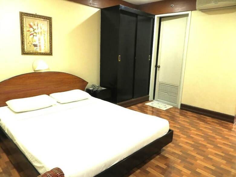 Hotel Paragon Suites