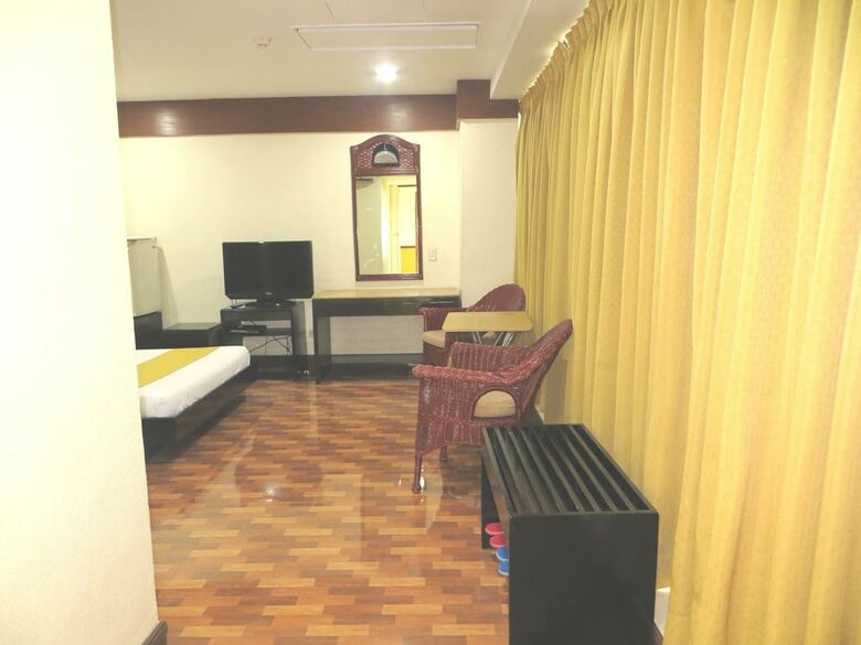 Hotel Paragon Suites
