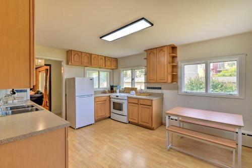 Pet-friendly Anchorage Gem Walkable Location