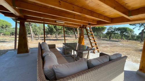 Suspended Wooden House - Monte Da Corti�a