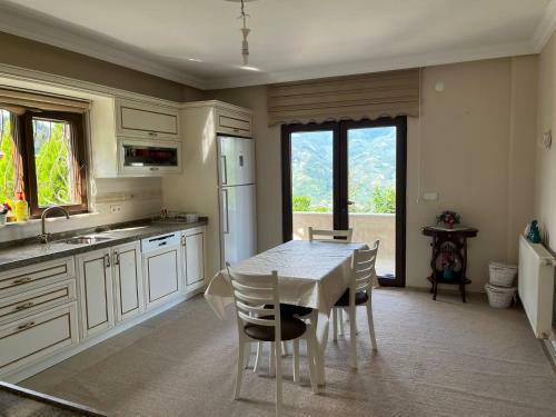 Villa Cennet Bah�esi