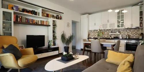 Duffie's Center Apartment