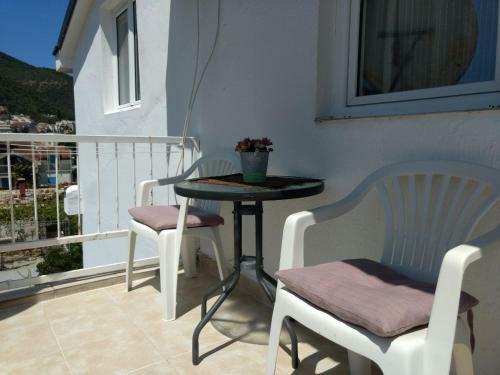 Hostal The Quiet Garden Budva