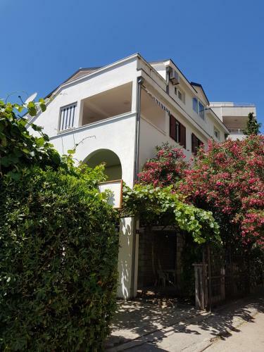 Hostal The Quiet Garden Budva