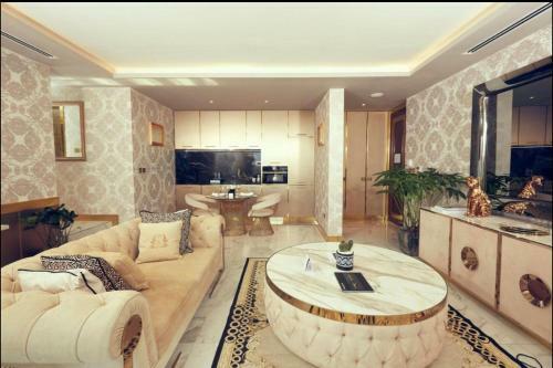 Luxurious Superior Apartment One Bedroom Space Available