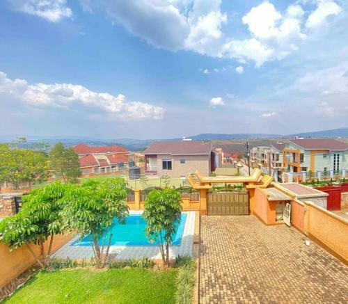 Gacuriro Spacious Luxurious Villa With Pool With 6 Bedrooms