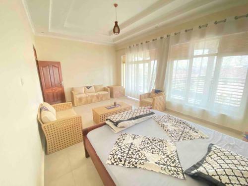 Gacuriro Spacious Luxurious Villa With Pool With 6 Bedrooms