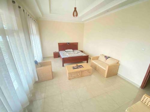 Gacuriro Spacious Luxurious Villa With Pool With 6 Bedrooms