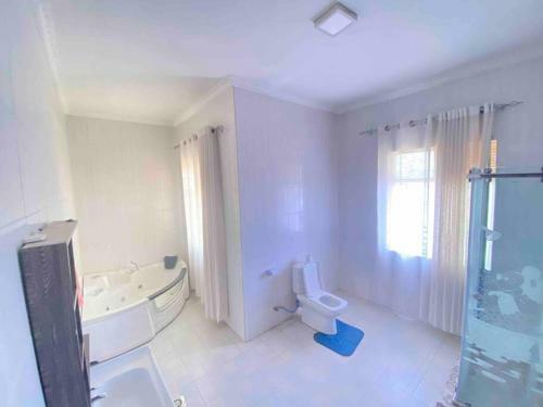 Gacuriro Spacious Luxurious Villa With Pool With 6 Bedrooms
