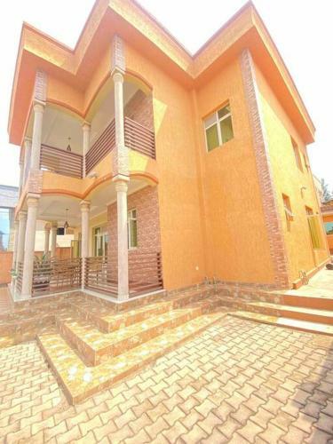 Gacuriro Spacious Luxurious Villa With Pool With 6 Bedrooms