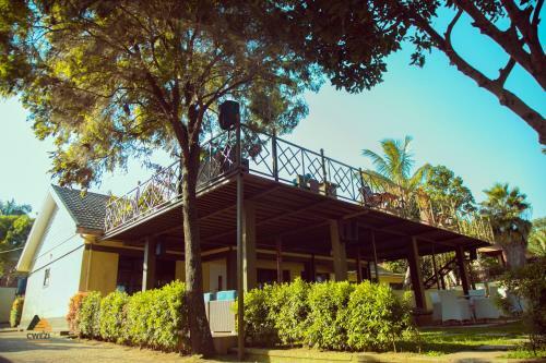 Hotel Cwezi By The Lake