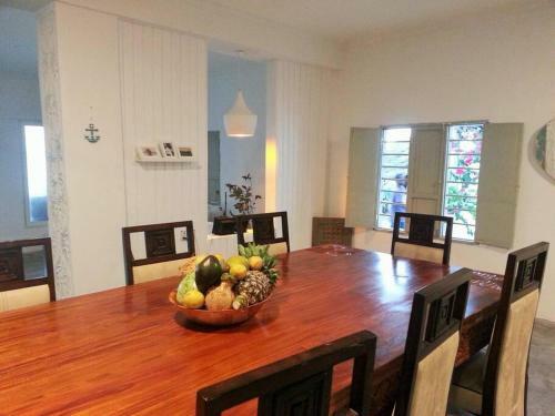 Barefoot Beachfront Villa, Chef, Pool, Sleeps 12