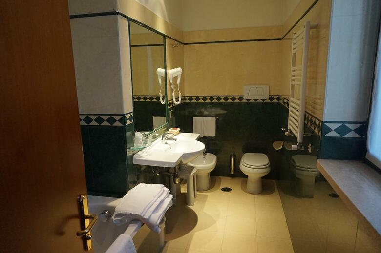 Smooth Hotel Rome West