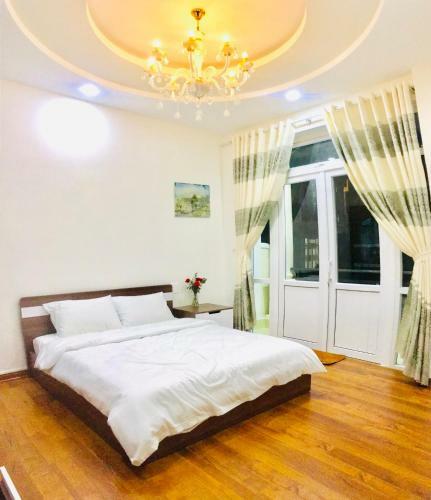 Villa Q's House