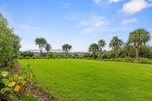 Sea View Cottage - Ruakaka Holiday Cottage