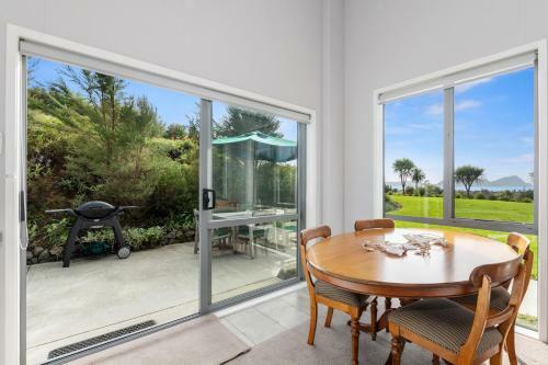 Sea View Cottage - Ruakaka Holiday Cottage
