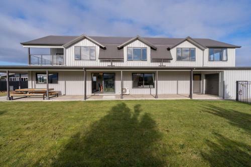 Acheron Homestead - Te Anau Holiday Home