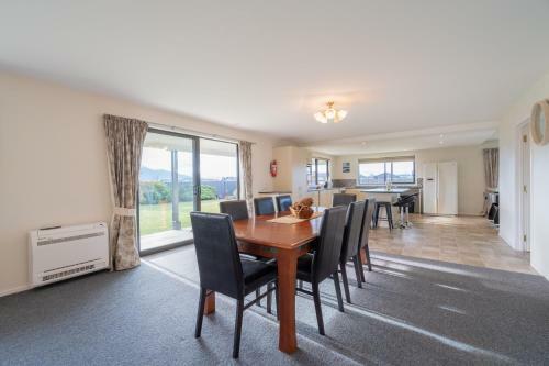 Acheron Homestead - Te Anau Holiday Home