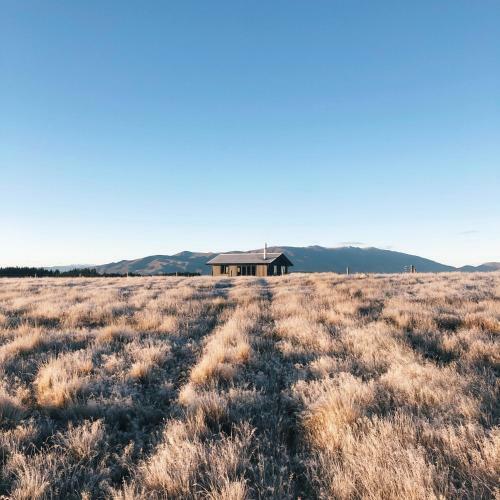 Peak View Cabin - Ben Ohau - Stylish Seclusion