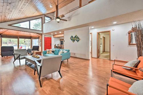 Colorful Munds Park Cabin With Deck And Fireplace