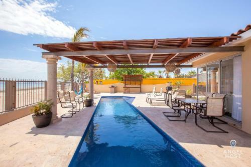 Private Beach And Oceanfront Resort Style Pool Home