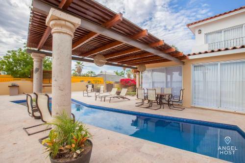 Private Beach And Oceanfront Resort Style Pool Home
