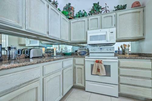 Sun Lakes Home In 55 And Community With Amenities!
