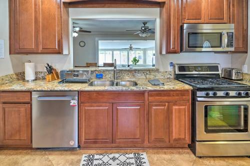 Quiet Anaheim Home With Pool, 5 Mi To Disney!