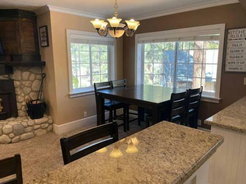 Fox Farm Villa In Highly Desired Location 3 Bedrooms 2 Bath + Back Yard