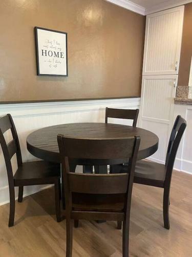 Fox Farm Villa In Highly Desired Location 3 Bedrooms 2 Bath + Back Yard