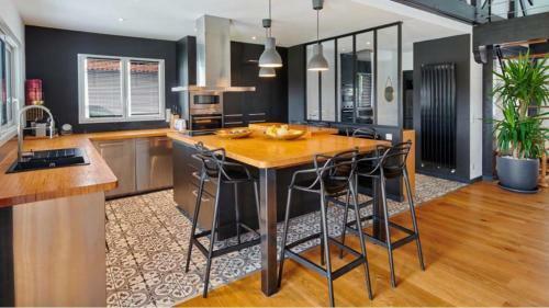 Villa de 200 M2 Limite Biarritz , Quartier Docks de La Negresse