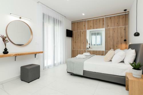 Eagle's Nest - Adjoining Villas!