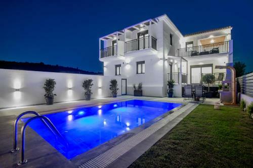 Eagle's Nest - Adjoining Villas!