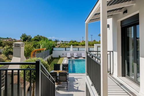 Eagle's Nest - Adjoining Villas!