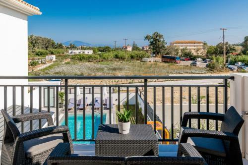 Eagle's Nest - Adjoining Villas!