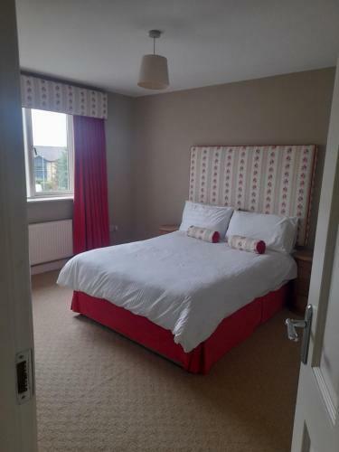 112 Roseberry Hill