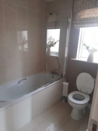 112 Roseberry Hill