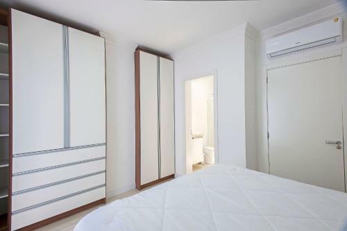 3 Quartos Em Canela - Decorado E Equipado Em Bairro Tranquilo