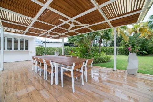 Preciosa Casa Con Piscina Y Un Clima Privilegiado