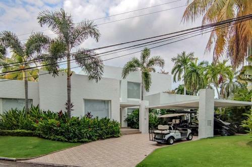 Preciosa Casa Con Piscina Y Un Clima Privilegiado