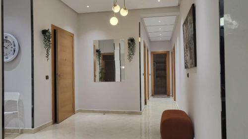 Charming New Large Luxurious Apartment.