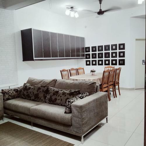 Lyn's Home