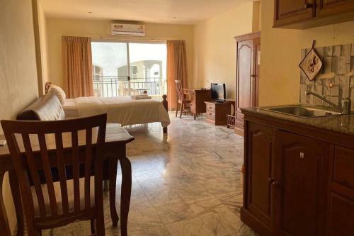 Hostal Jomtien Seaside House